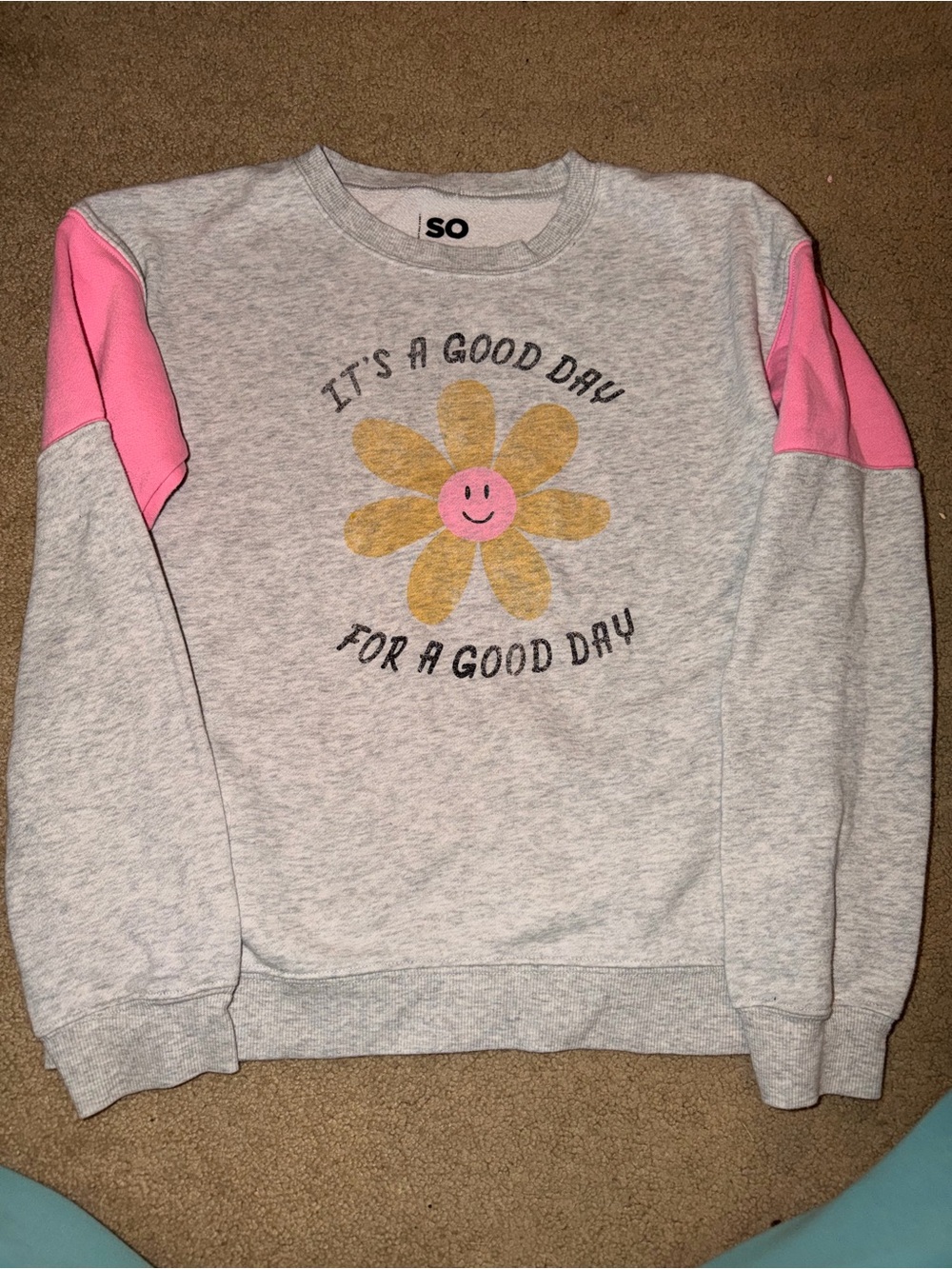 SO Light Gray &  Yellow Daisy “good day” girls 14/16